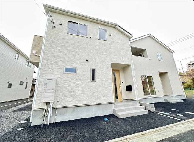 【外観】 | 朝霞市宮戸3丁目　新築一戸建住宅　全16棟　(志木本店) | 完成済みのためいつでも内覧可能です！
全16区画の大型開発分譲地につき住環境良好！