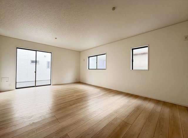 【居間・リビング】 | 朝霞市宮戸3丁目　新築一戸建住宅　全16棟　(志木本店) | 18帖の広々としたファミリー空間