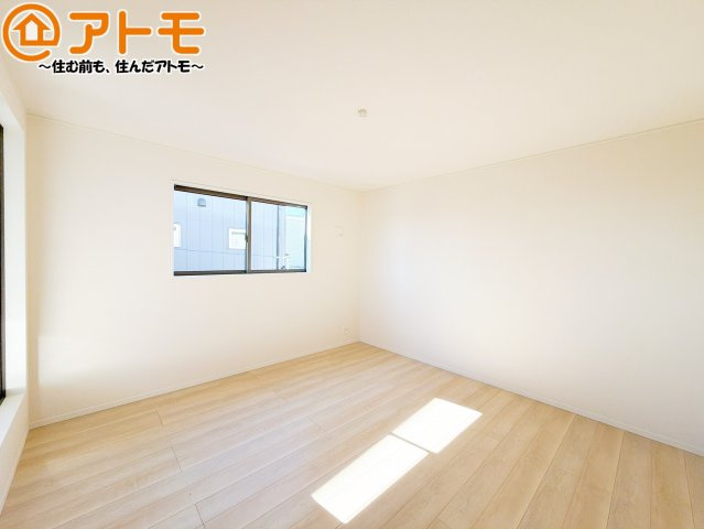 【寝室】 | 清水区村松原第4　新築戸建　1号棟 | 毎日すごす部屋の広さや陽当りも気になるポイントですね！現地で体感してみてください♪