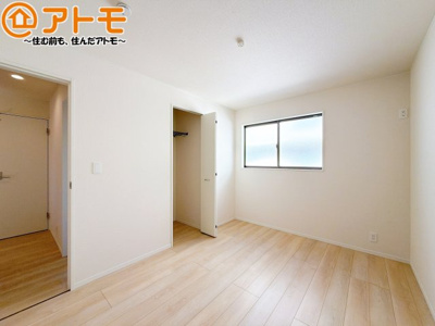【子供部屋】 | 清水区村松原第4　新築戸建　2号棟 | 壁と床がシンプルな色合いだからこそ自分だけの空間を作れます♪お部屋作りのイメージは順調でしょうか♪