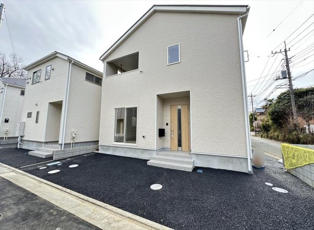 【駐車場】 | 朝霞市宮戸3丁目　新築一戸建住宅　全16棟　(志木本店) | 全区画32坪以上、2台駐車可能(車種による)なゆとりある敷地です。