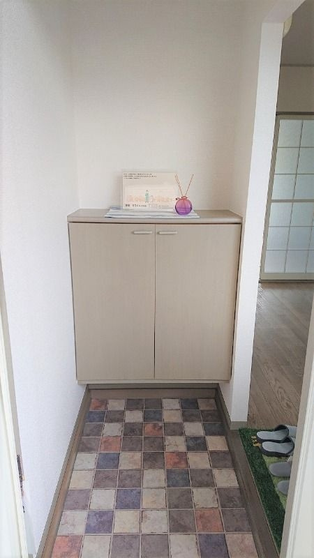 ドミール大安寺の玄関