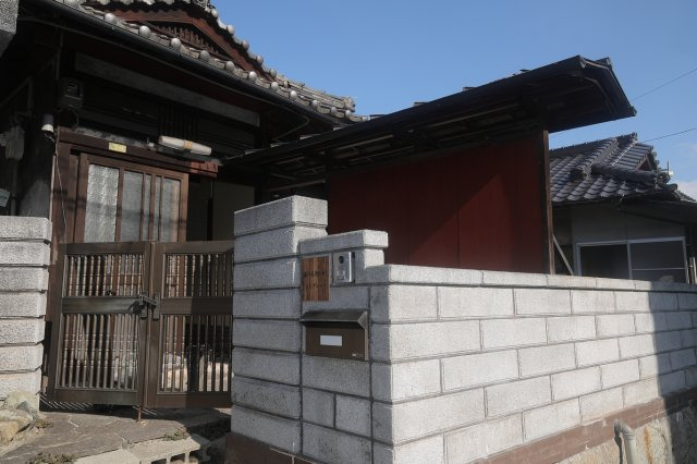 春の木洩れ日とエスプレッソ