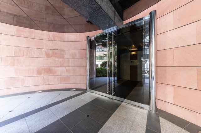 パレステュディオ新宿御苑駅前の画像