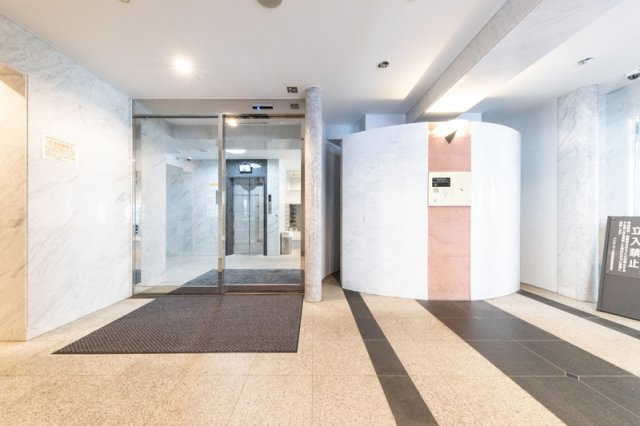 パレステュディオ新宿御苑駅前の画像