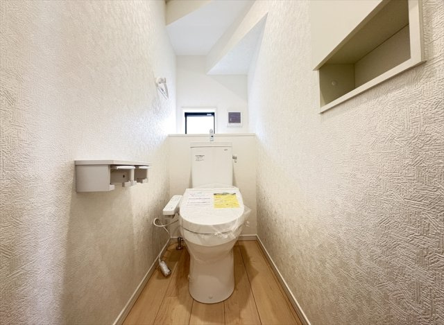 【トイレ】 | 朝霞市宮戸3丁目　新築一戸建住宅　全16棟　(志木本店) | 1階トイレ／家族を感染症から守る温水洗浄便座を完備。