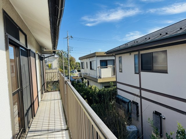 八王子市　みつい台　中古戸建てのバルコニー|～3部屋から出入り可能なバルコニーです～