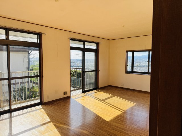 八王子市　みつい台　中古戸建ての内装|～現在内装フルリノベ中、詳細はお気軽にお問合せ下さい～