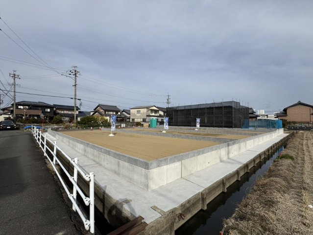 3区画分譲地　下佐波2丁目　の周辺