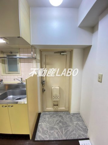 中善大正ハイツの玄関