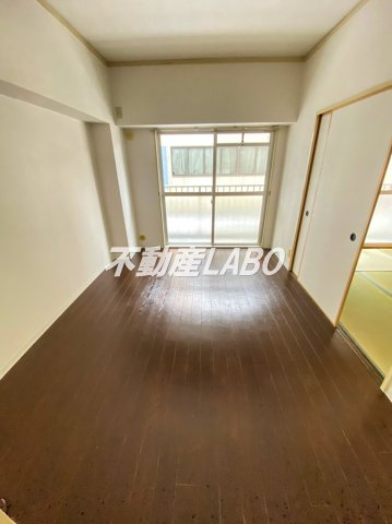 中善大正ハイツの洋室