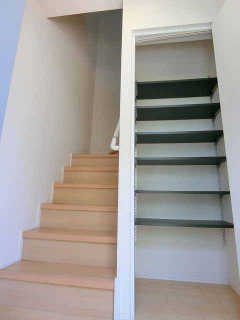 アンソレイユ浜田山の玄関|シューズインクローク