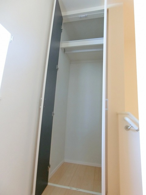 アンソレイユ浜田山の内装|収納：廊下