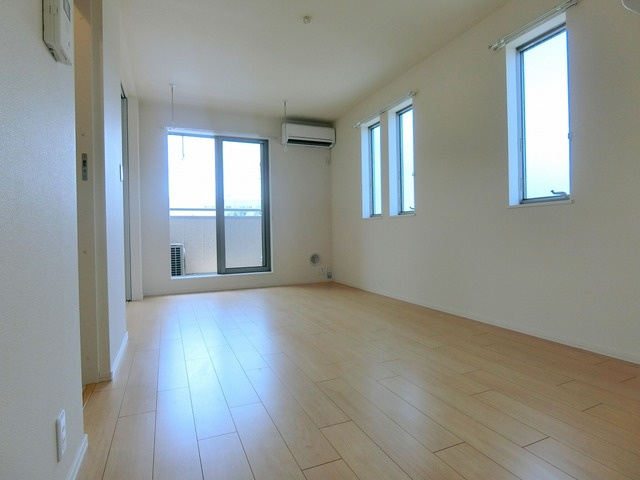 アンソレイユ浜田山の居間・リビング|明るい２面採光