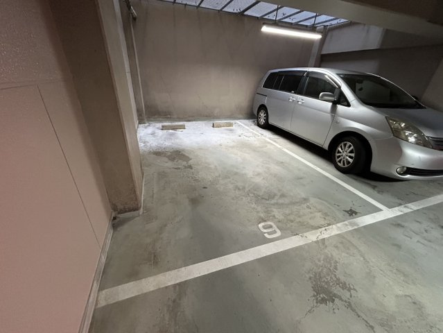 ワコーレ須磨アネックスの駐車場