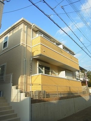 神戸市須磨区離宮前町２丁目のアパート