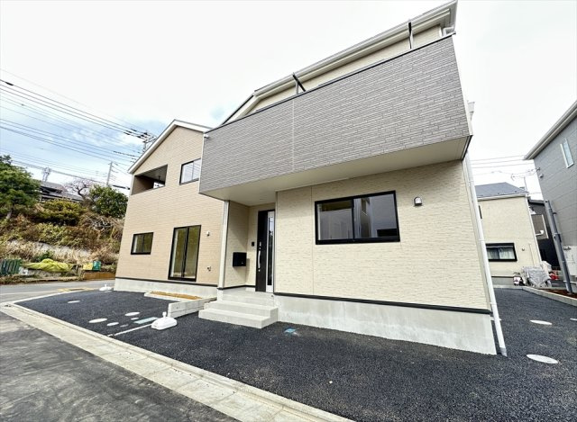 【外観】 | 朝霞市宮戸3丁目　新築一戸建住宅　全16棟　(志木本店) | 完成済みのためいつでも内覧可能です！
全16区画の大型開発分譲地につき住環境良好！