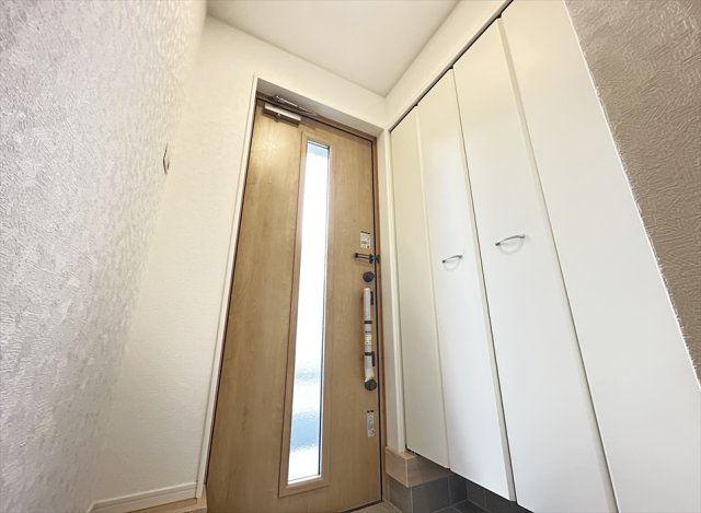【玄関】 | 朝霞市宮戸3丁目　新築一戸建住宅　全16棟　(志木本店) | 大容量のハイトールシューズボックス完備