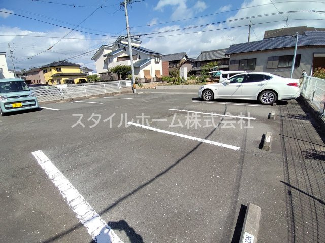 プランドール　Aの駐車場