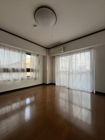 コクブマンションの居間・リビング