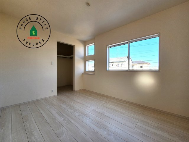 福岡市西区横浜2丁目第1-1棟（1号棟）の内観：施工例|採光良好な洋室は全居室、複層ガラスの遮熱効果と断熱効果で、一年中快適に過ごせます。