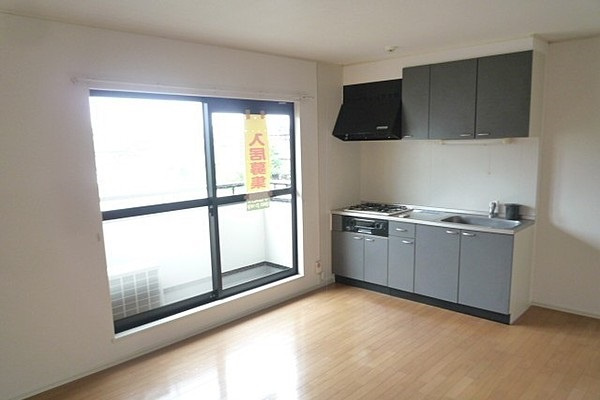 エスペランサ国分【キャッシュバック対象物件】の居間・リビング