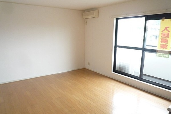 エスペランサ国分【キャッシュバック対象物件】の居間・リビング