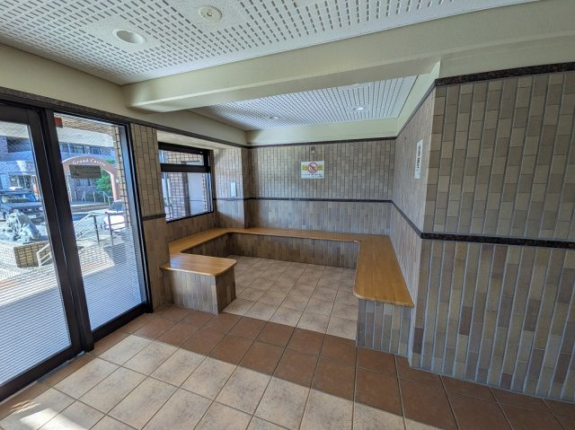 ライオンズマンション小牧のエントランス|毎日通るエントランスはこのようになっています