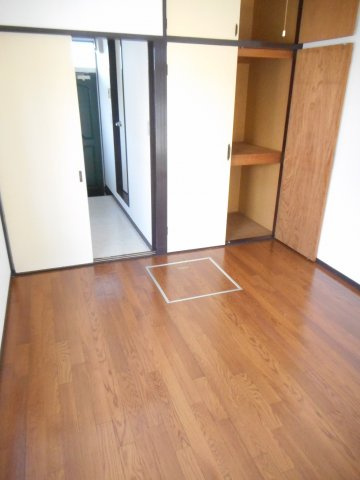 広々とした洋室です