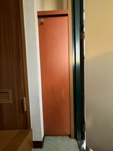 明るい玄関です 