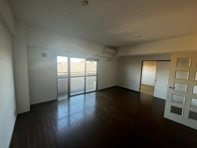 ラフィーネ壹番館の居間・リビング