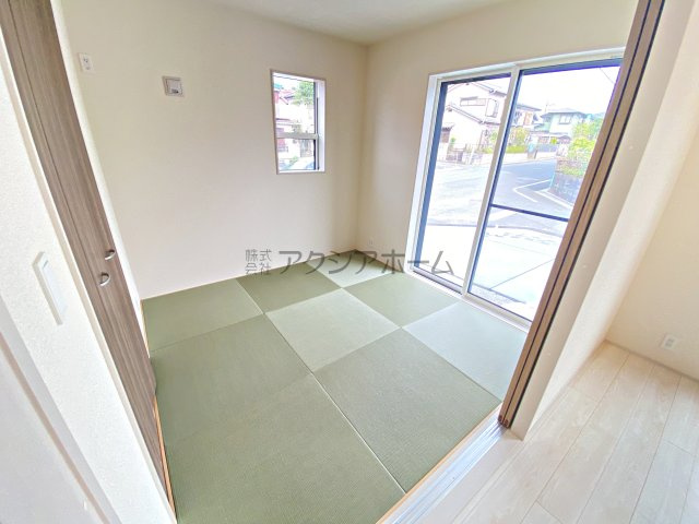 入間市久保稲荷4丁目・全1棟　新築一戸建　～南東×北東角地～の和室|1F和室4.5帖