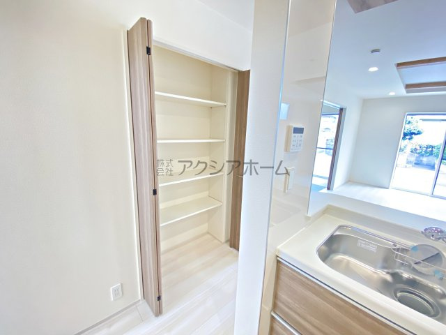 入間市久保稲荷4丁目・全1棟　新築一戸建　～南東×北東角地～の収納|キッチン収納