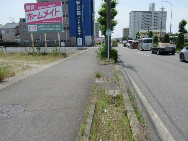 小牧市東新町売地の前面道路含む現地写真