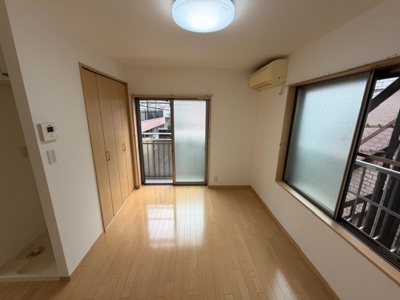 【居間・リビング】 | シャトートロピカルⅠ | きれいな洋室。