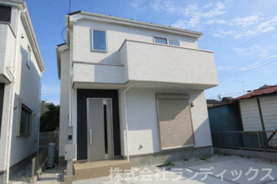 【外観】 | 福生市熊川新築　１号棟 | 建物完成済み　カースペース２台分あり