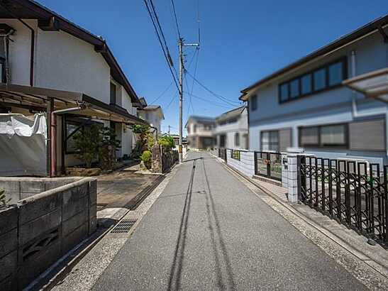 【前面道路含む現地写真】