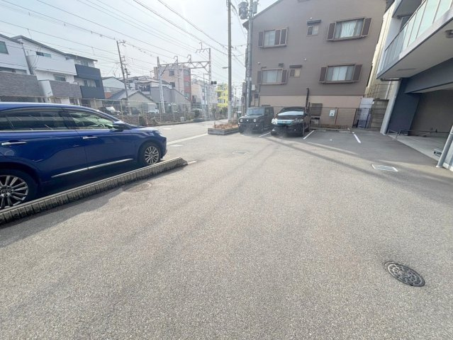プランドール新大阪NORTHレジデンスの駐車場