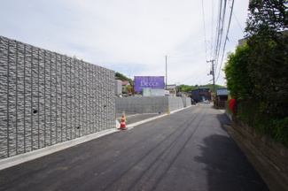 【前面道路含む現地写真】