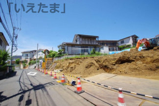 【前面道路含む現地写真】 | 【仲介手数料無料！！】多摩市連光寺3丁目　建築条件付き売地（全11区画）第6区画　1980万円