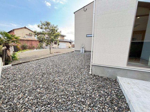 ＼新築モデルハウス／　好評販売中！　静岡市駿河区中村町１期　全１邸の庭|広々したお庭スペースでBBQなど楽しめます♪