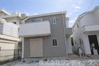 【外観】 | 福生市熊川新築　３号棟 | 建物完成済み　カースペース２台分あり