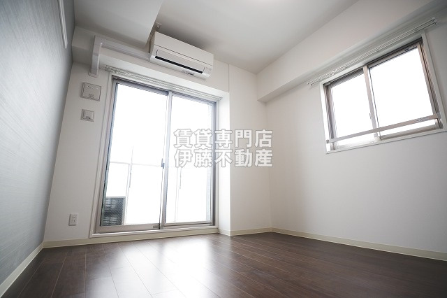 ワールドアイ名古屋城北の洋室