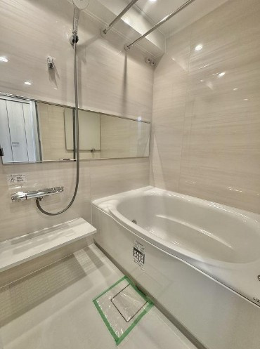 【浴室】 | ライオンズマンション蓮沼 | 一日の疲れが癒される優雅な時間を堪能できるゆとりあるバスルームです。