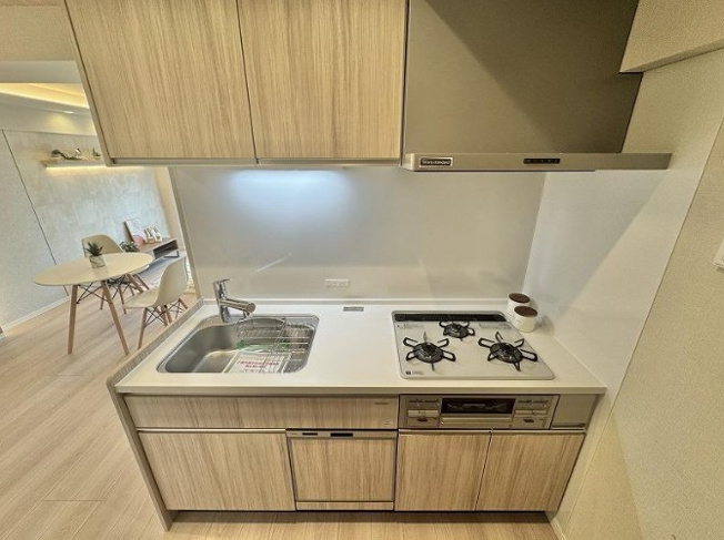 【キッチン】 | ライオンズマンション蓮沼 | スマートな意匠と充実の機能を備えたキッチンが、暮らしにおいしい彩りを添えます