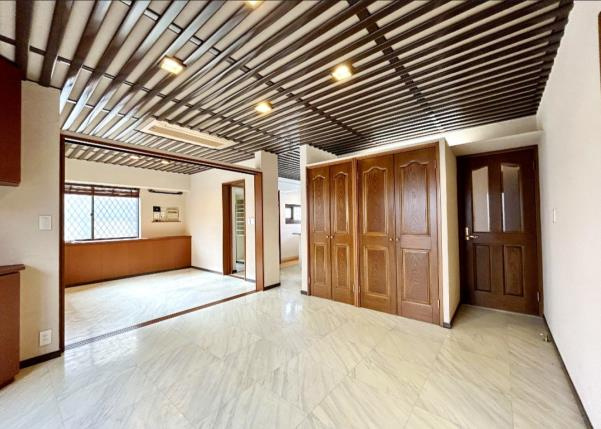 泉区緑園1丁目 中古戸建 5680万円の居間・リビング