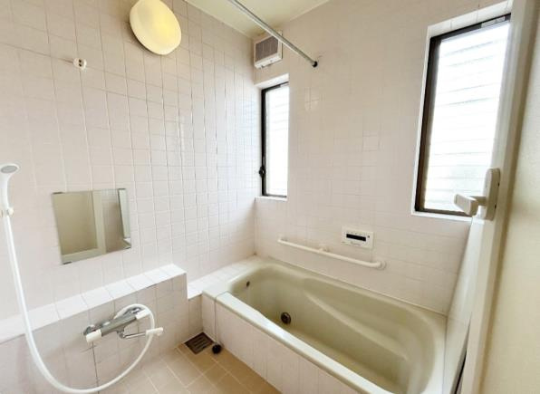 泉区緑園１丁目　中古戸建　5680万円の浴室