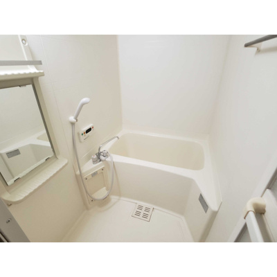 【浴室】 | モダンピープルＢ棟 | コンパクトで使いやすいお風呂です