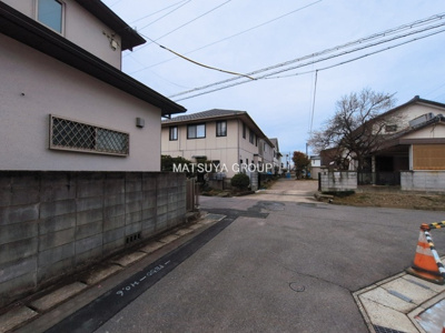 【前面道路含む現地写真】 | リーブルガーデン岡崎市北野町－１号棟