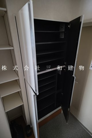 センチュリーパレスの玄関